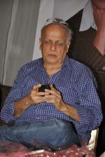 Mahesh Bhatt at Maryada book launch in Rahej Classique on 20th Nov 2012 (20).JPG